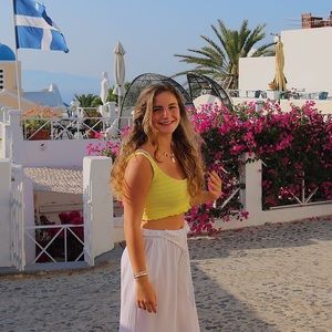 Meet your Posher, Niki